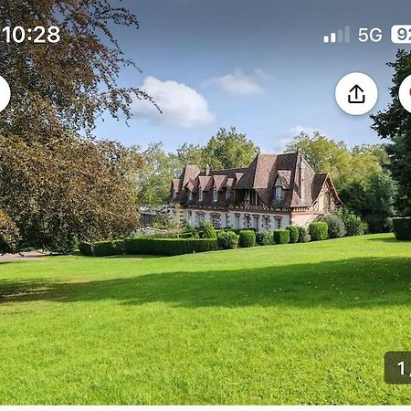 Un Appartement Dans Un Chateau Довиль Экстерьер фото